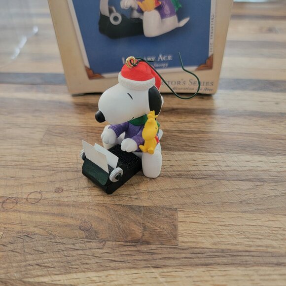 2002 Limited Edition Peanuts Snoopy Literary Ace Hallmark Keepsake Ornament - Picture 1 of 12